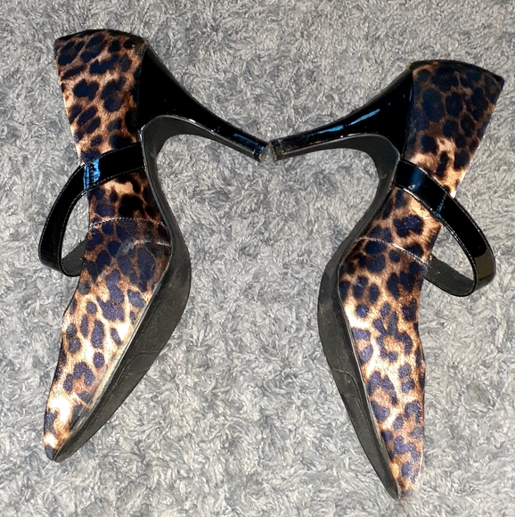 Heels - Picture 2 of 3